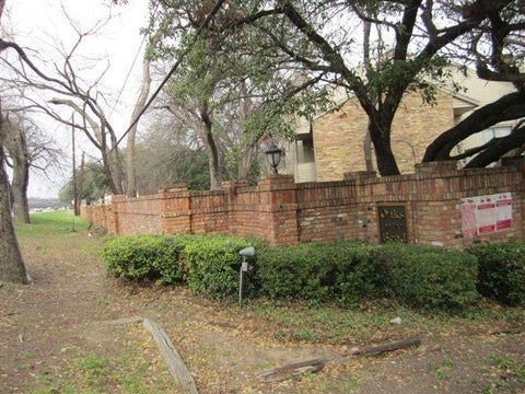 Photo of 7340 SKILLMAN Street #1013, Dallas, TX 75231 (MLS # 21392855)