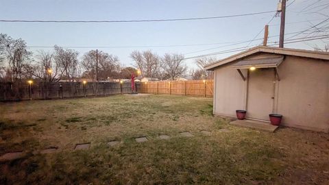 Tiny photo for 2005 S Pine Street, Brady, TX 76825 (MLS # 21197102)