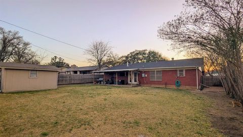 Tiny photo for 2005 S Pine Street, Brady, TX 76825 (MLS # 21197102)
