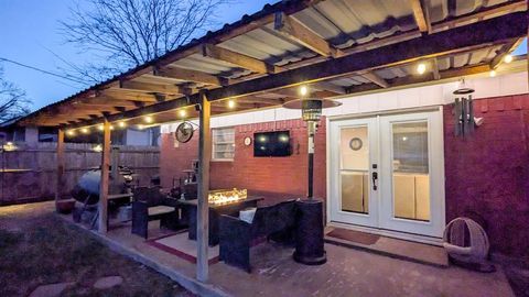 Tiny photo for 2005 S Pine Street, Brady, TX 76825 (MLS # 21197102)