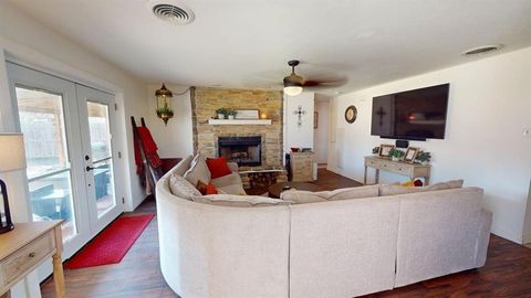 Tiny photo for 2005 S Pine Street, Brady, TX 76825 (MLS # 21197102)