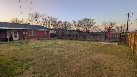 Tiny photo for 2005 S Pine Street, Brady, TX 76825 (MLS # 21197102)