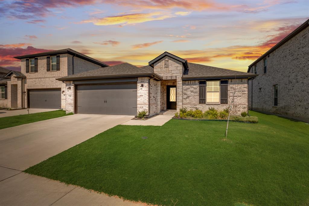 1906 Sandpiper Way