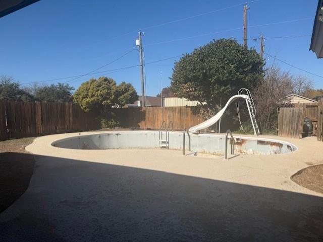 Royal Crest - Residential