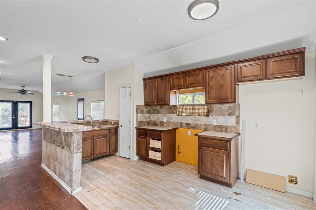 828 Springer Avenue