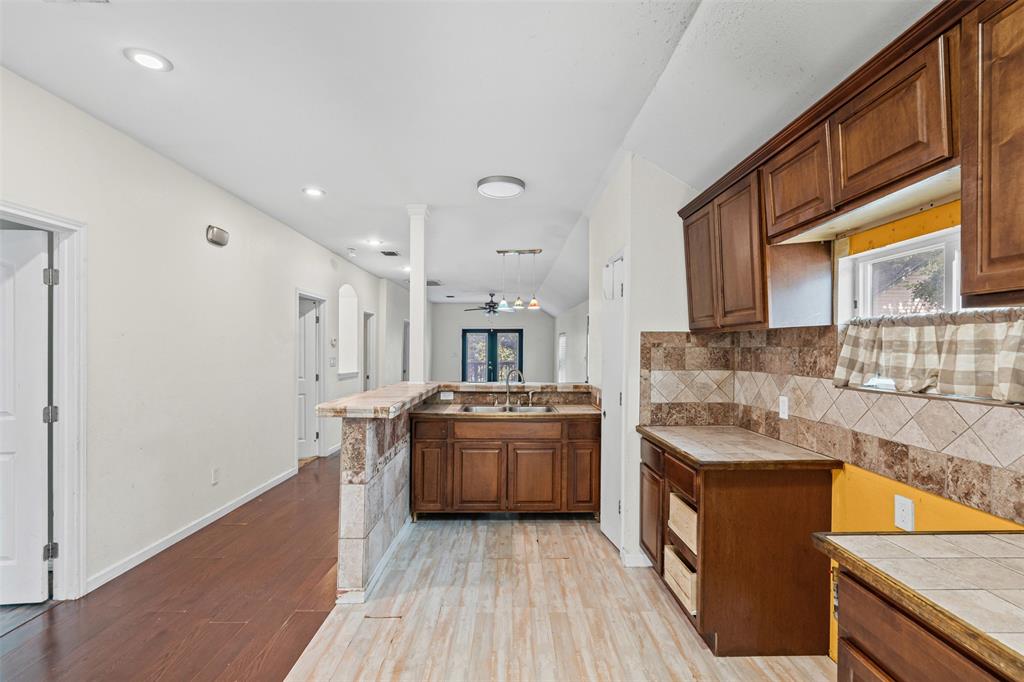 828 Springer Avenue