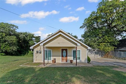 828 Springer Avenue Fort Worth TX 76114