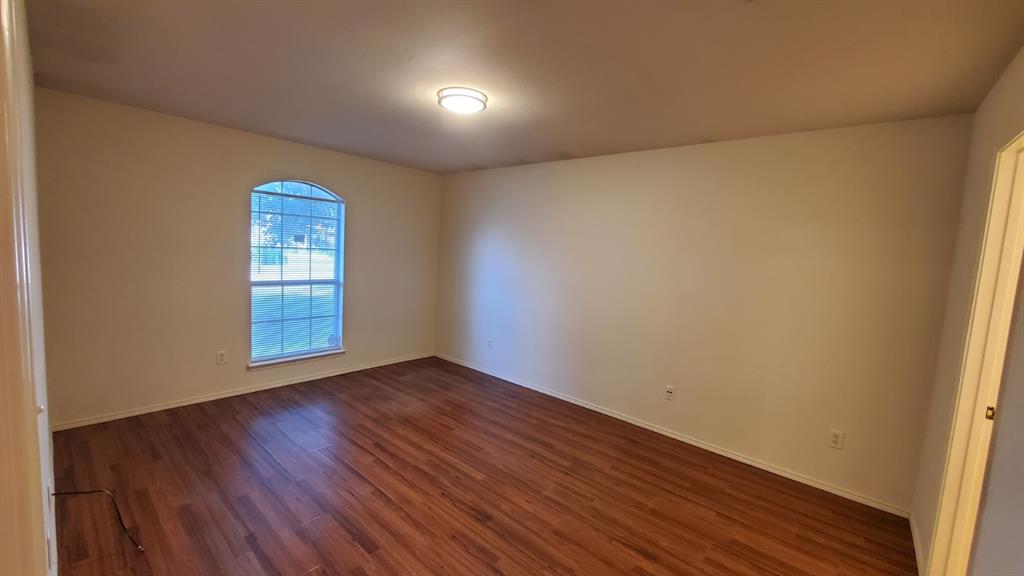 Photo 3 of 10 of 615 Yarrow house