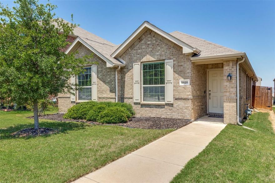 Lovely home minutes from Chisholm Trail with a straight shot to downtown Fort Worth! Nestled in the cozy Primrose community, this well-decorated and humble abode offers plenty of convenience, from nearby shops and restaurants to its close proximity to Benbrook Lake. Add in the continued development around the area, and you have the perfect opportunity to get in at an affordable price! And did we mention that the fridge, washer, and dryer stay with an acceptable offer?? Schedule a showing on this home TODAY!