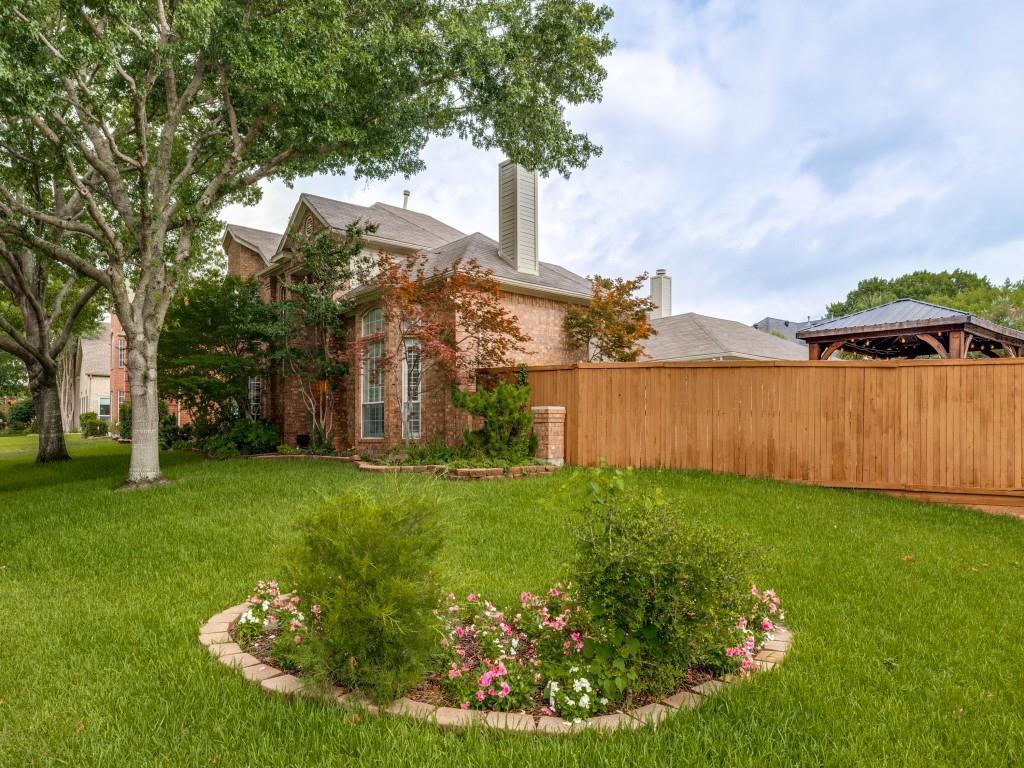701 pine lakes