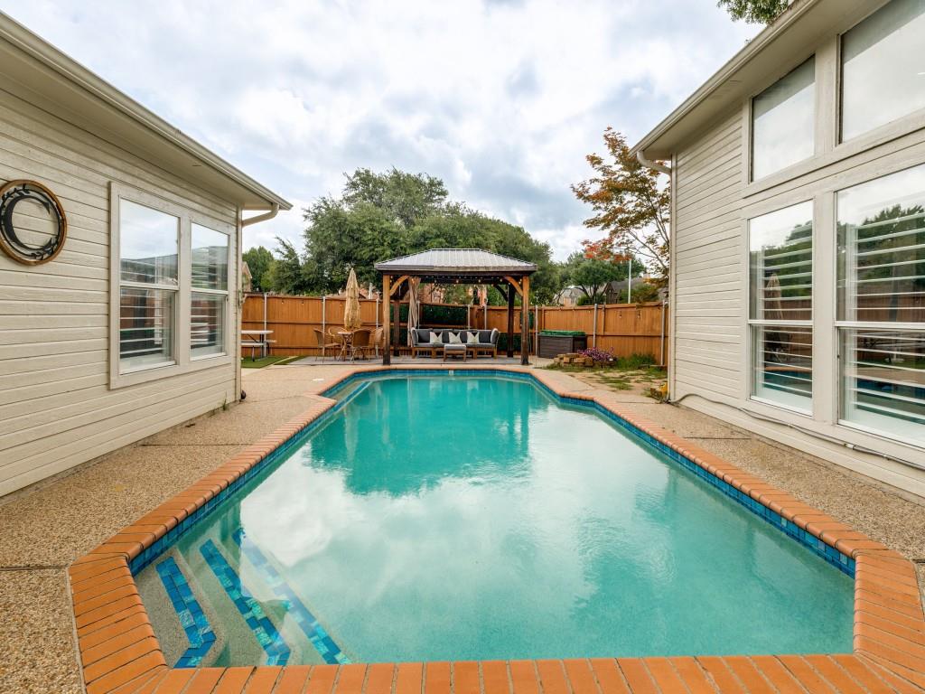701 pine lakes