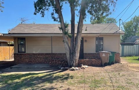 Photo of 1815 Coleman Street, San Angelo, TX 76901 (MLS # 21125525)
