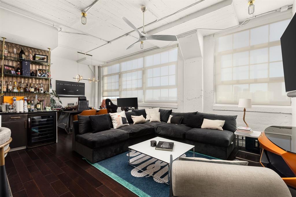 One Montgomery Plaza Residence Condo - Residential