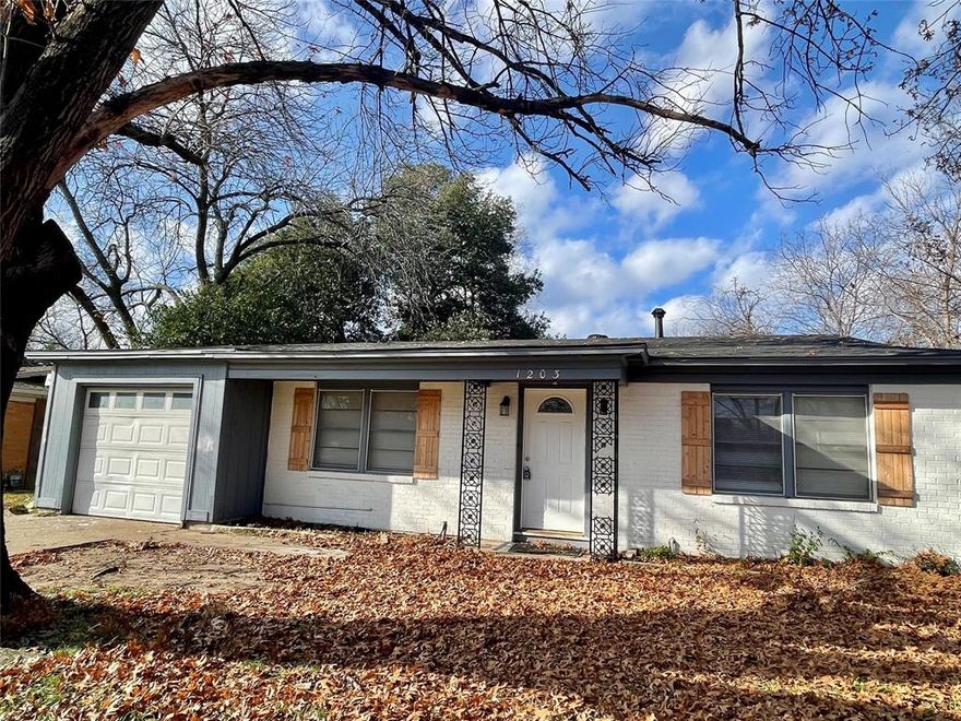 MULTIPLE OFFERS RECEIVED HIGHEST AND BEST BY JAN 25 5:00PM
Priced to Sell! Excellent Value Opportunity

This well priced home offers a great opportunity for investors or owner occupants looking to get into the market at an attractive price point. The home features a functional layout, good use of space, and updates completed in prior years that provide a solid foundation for its next owner.

With strong rental and resale potential, this property is ideal for buyers looking to add value over time while enjoying an affordable entry into the neighborhood. This is a smart option for those seeking upside without overpaying.

Whether you’re looking for an investment property or a primary residence on a budget, this home checks the boxes.

Sold as-is. Priced aggressively and ready for a quick close.