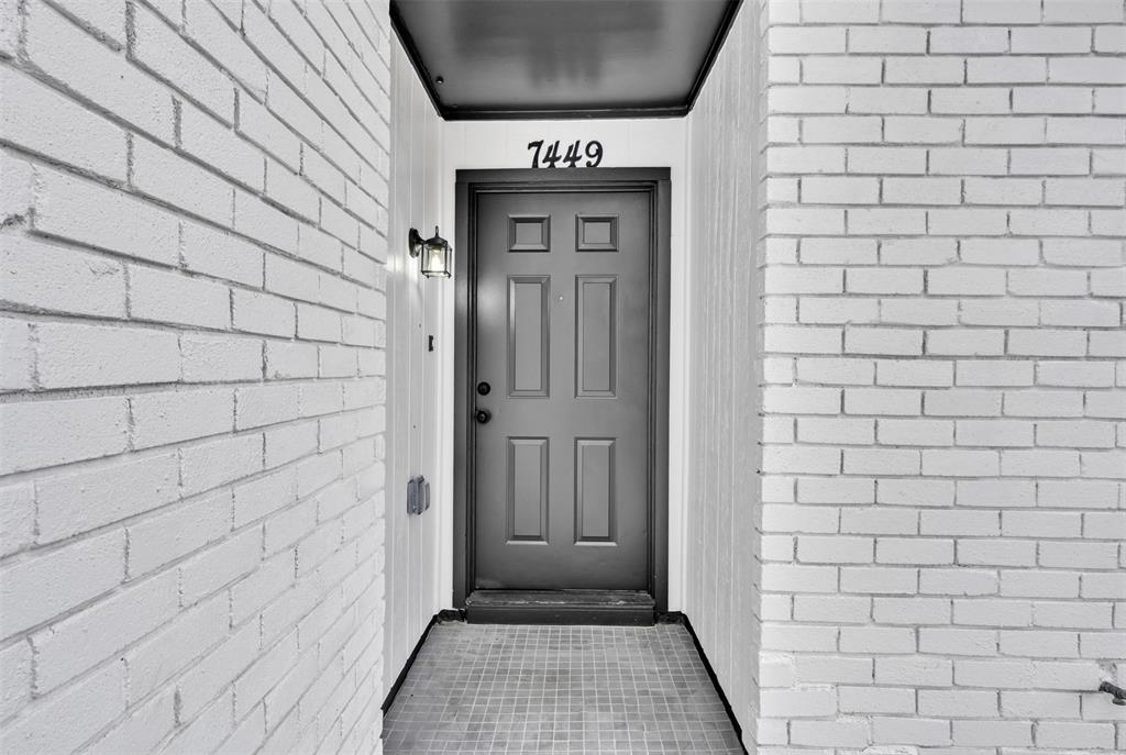 7449 Sandhurst Lane S