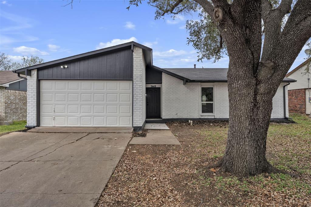 7449 Sandhurst Lane S