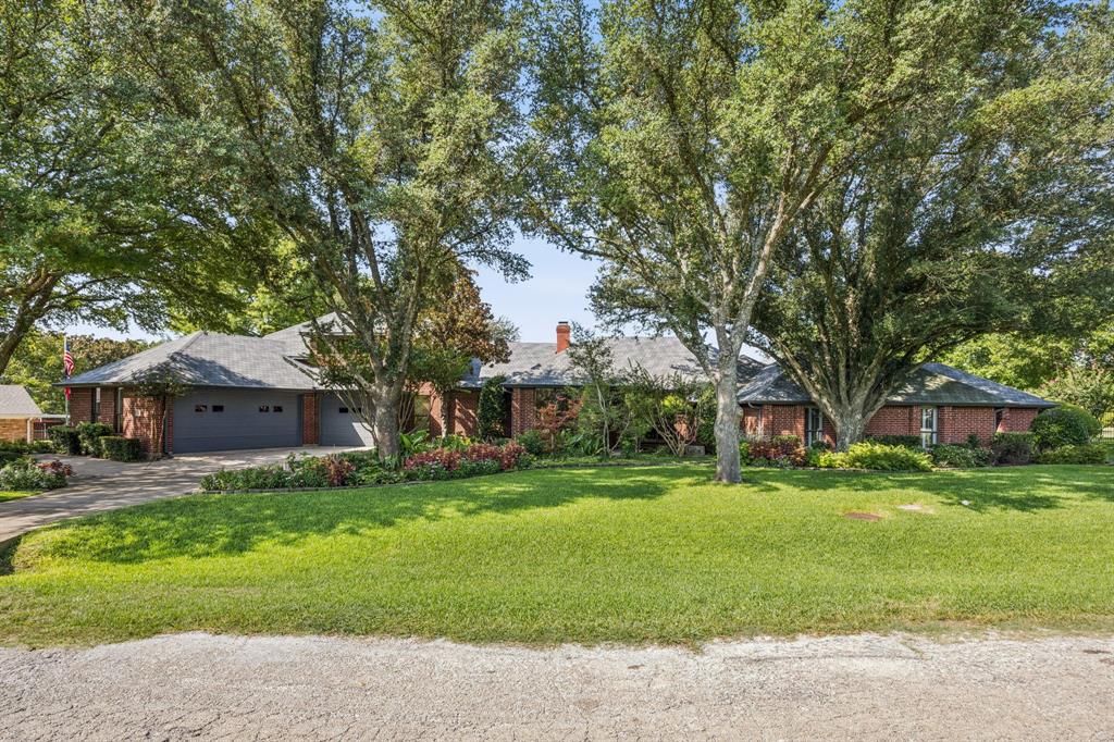 201 Oakwood Drive