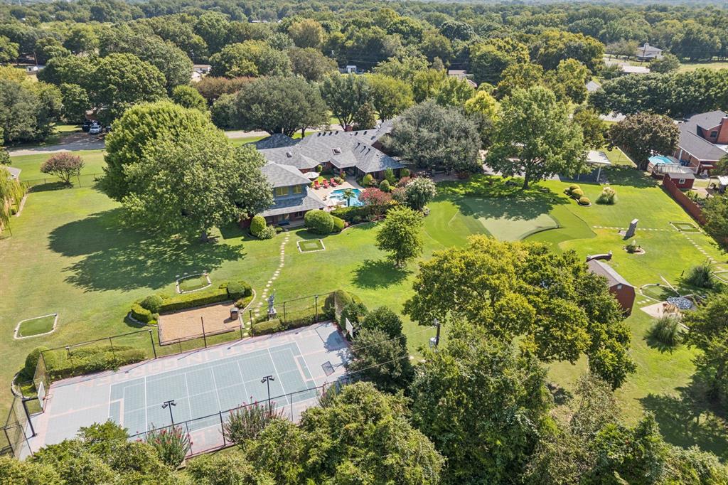 201 Oakwood Drive