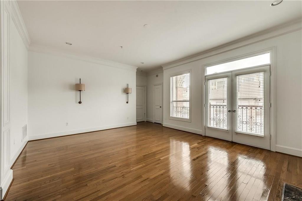 Manor At State-Thomas - Residential Lease