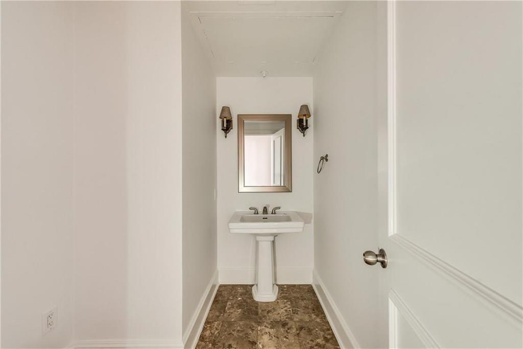 Manor At State-Thomas - Residential Lease