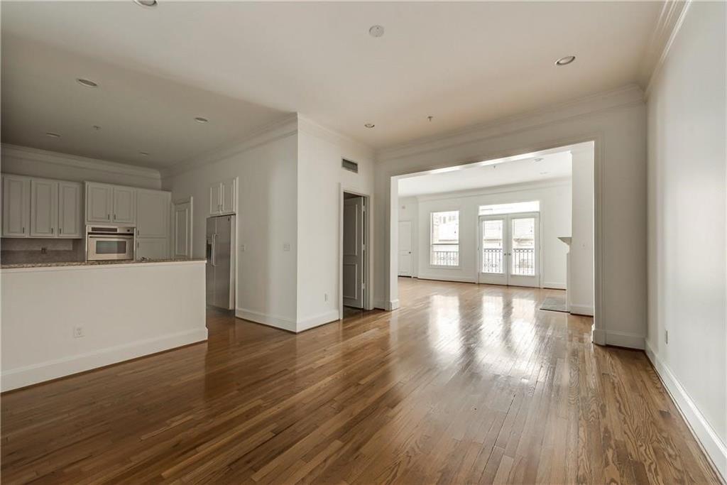 Manor At State-Thomas - Residential Lease