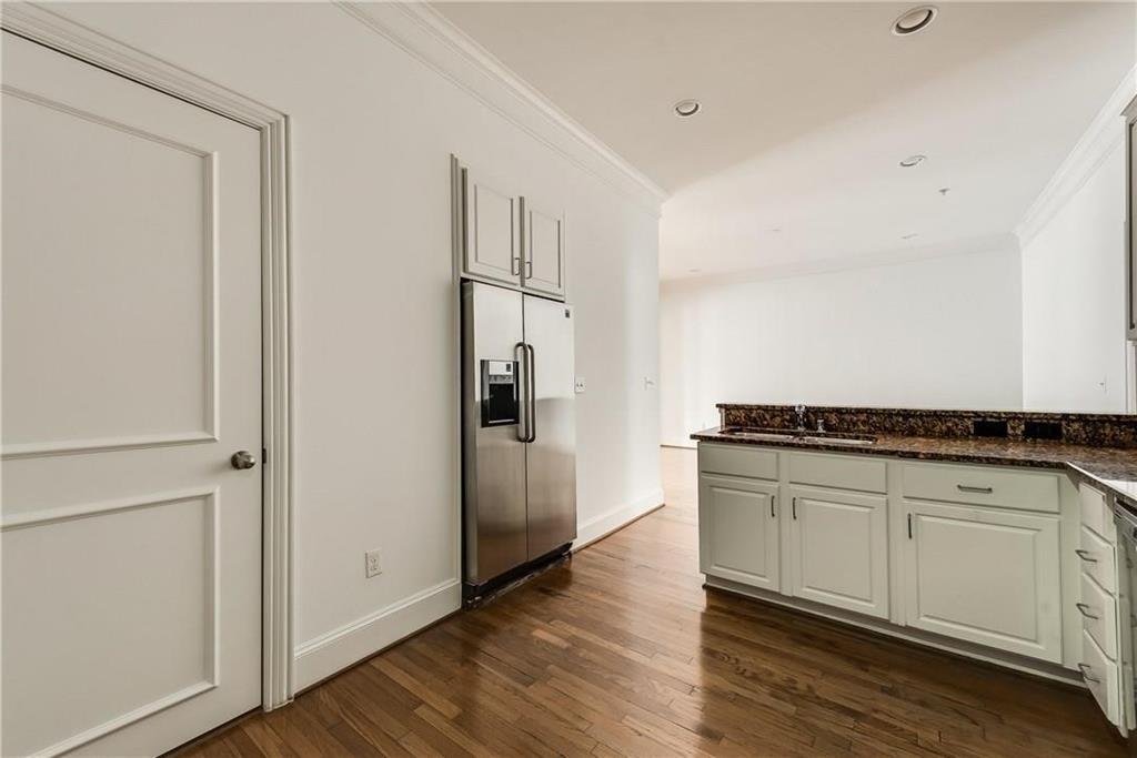 Manor At State-Thomas - Residential Lease