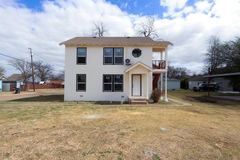 Photo of 1704 Ethel Avenue #A, Waco, TX 76707 (MLS # 21197142)
