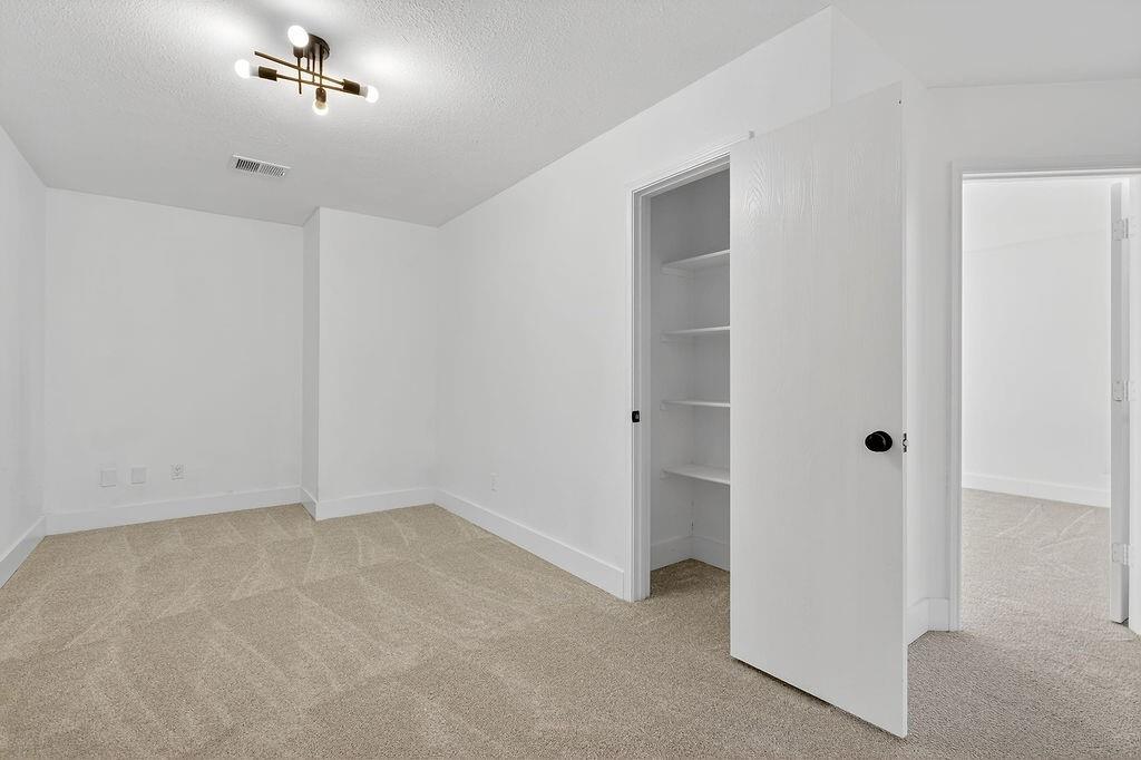 FOX RUN - Residential Lease