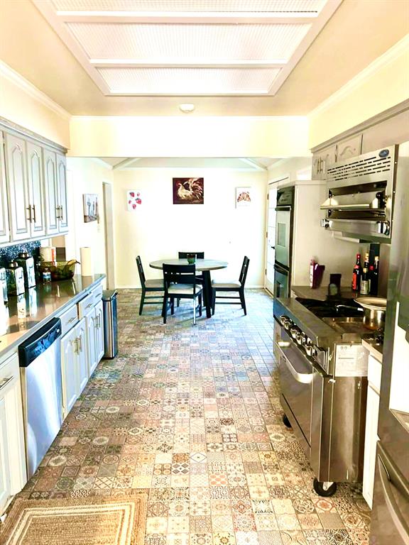 2307 Honeysuckle Drive