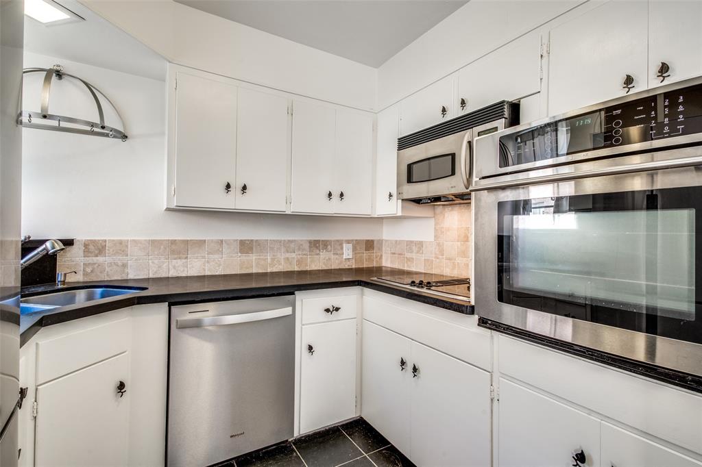 BALTIMORE HOUSE CONDO - Residential