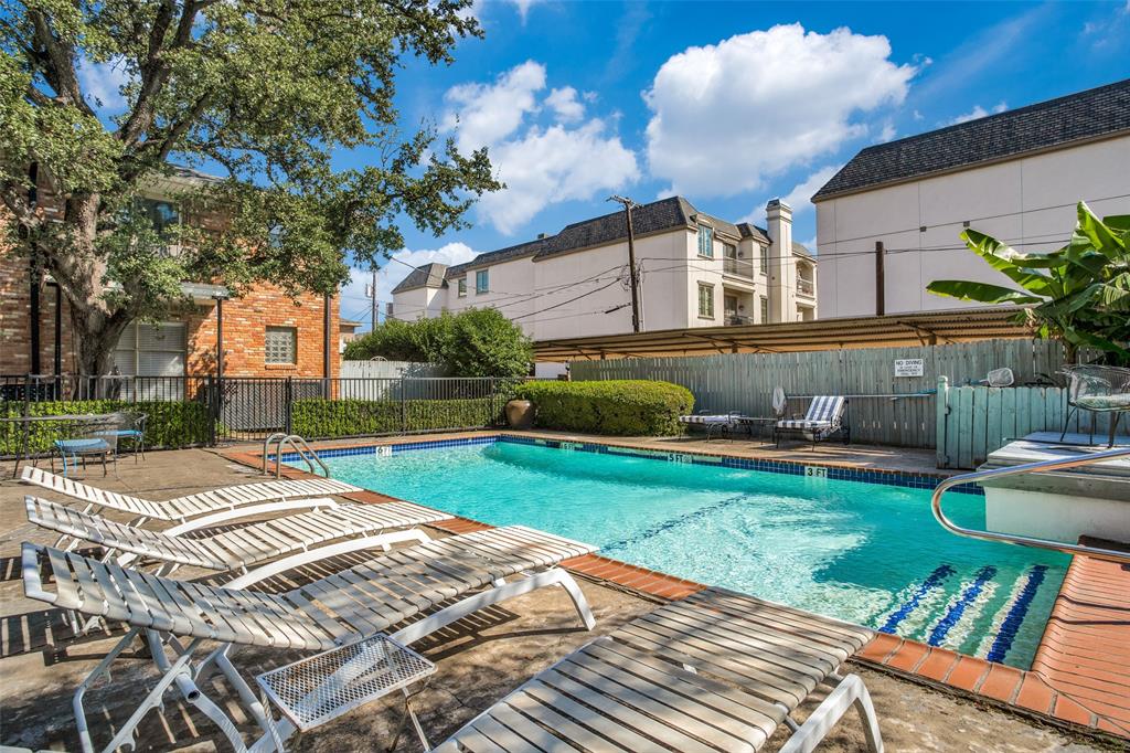 BALTIMORE HOUSE CONDO - Residential