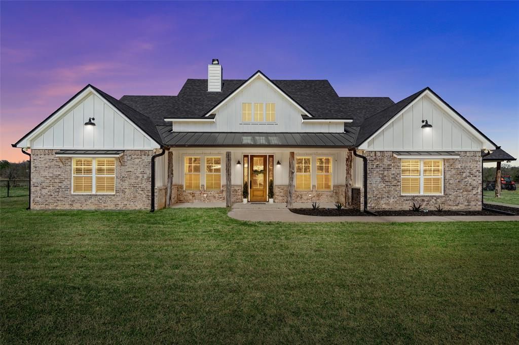 Photo of 399 Satin Rd, Chilton, TX 76632 (MLS # 21252518)