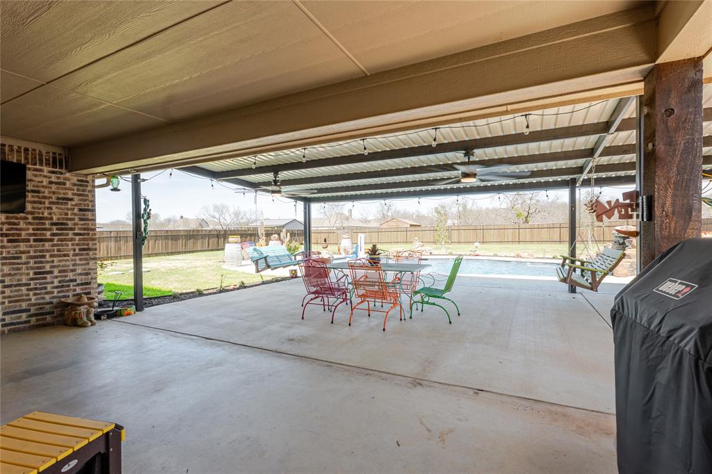 Bulldog Xing Ph 01 - Residential