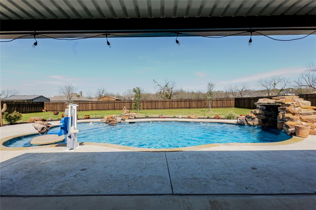 Bulldog Xing Ph 01 - Residential