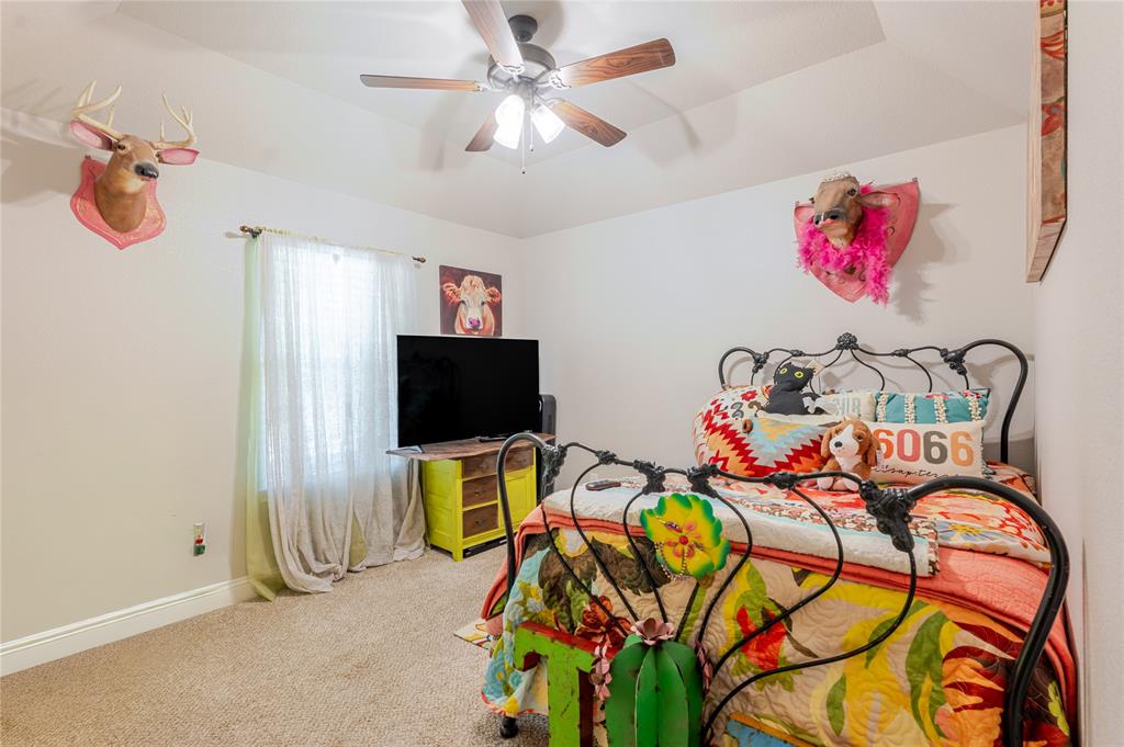 Bulldog Xing Ph 01 - Residential