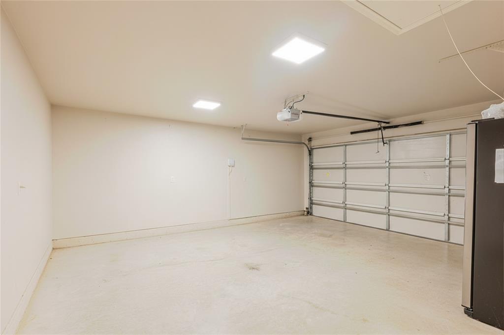 Bulldog Xing Ph 01 - Residential