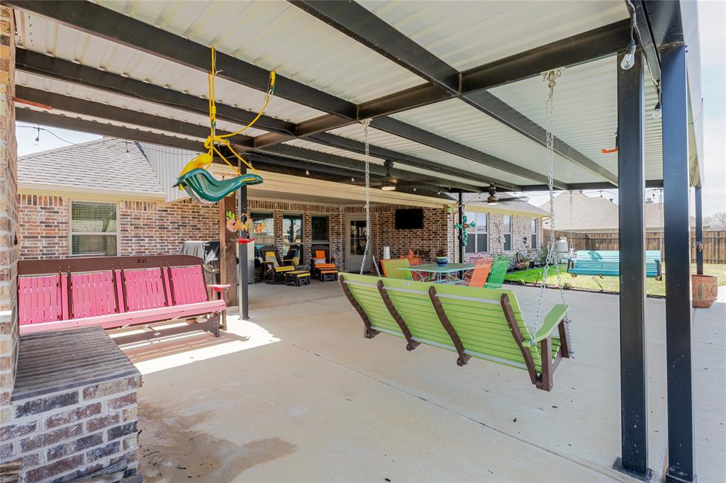 Bulldog Xing Ph 01 - Residential