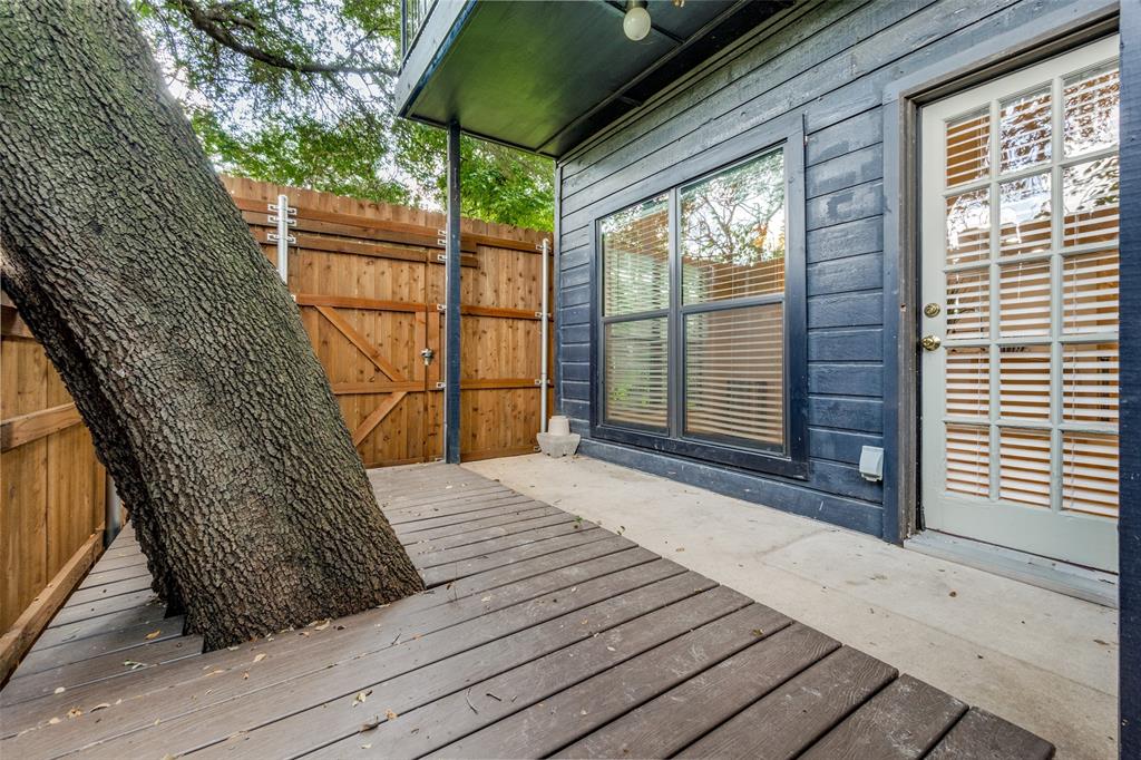 Holly Glen Condos - Residential