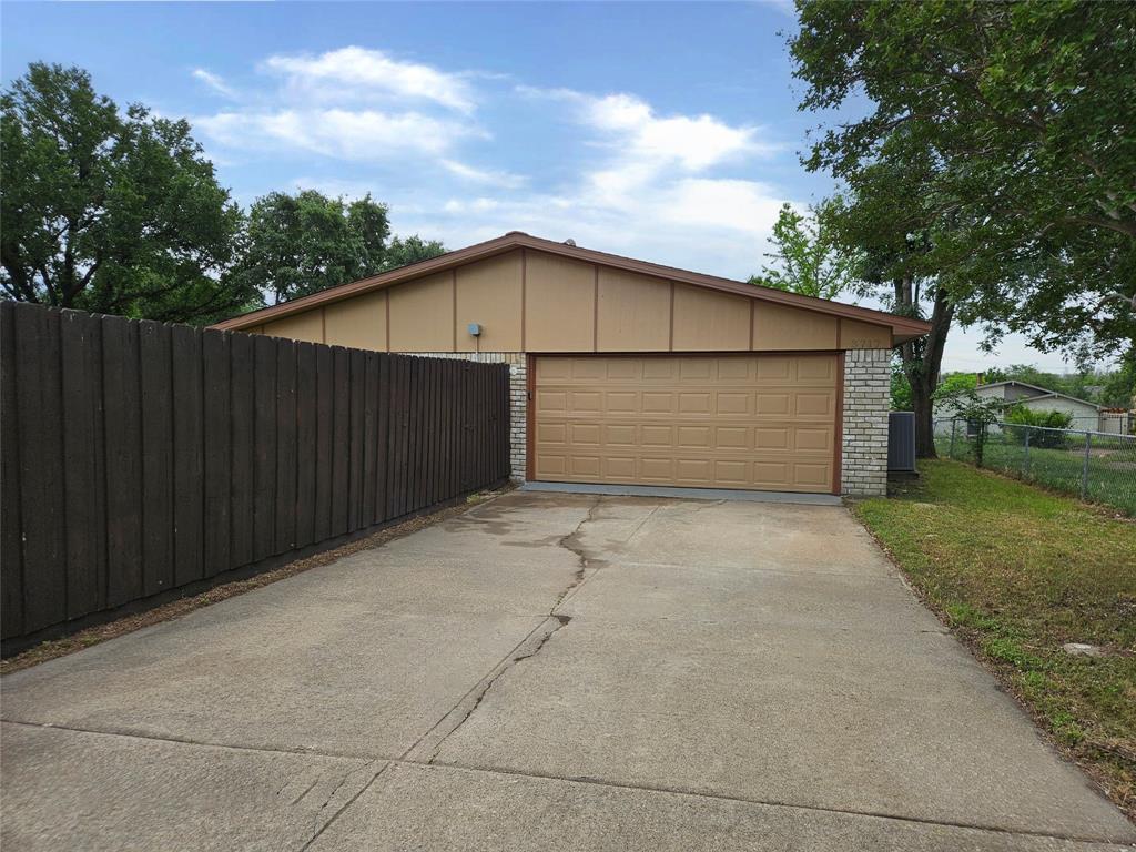 3717 Red Oak Drive