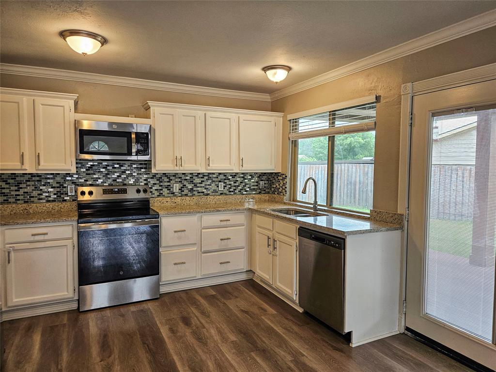 3717 Red Oak Drive