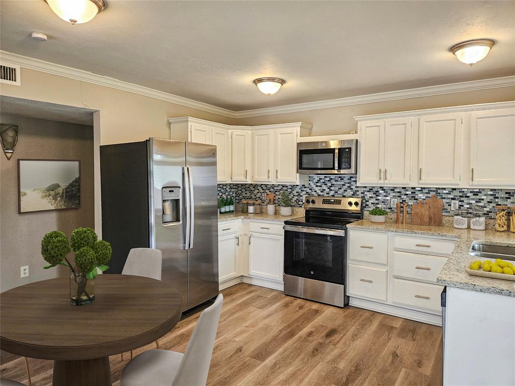 3717 Red Oak Drive
