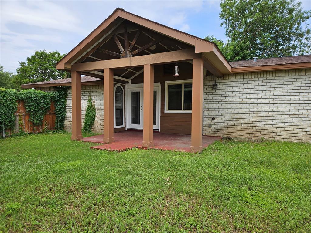 3717 Red Oak Drive