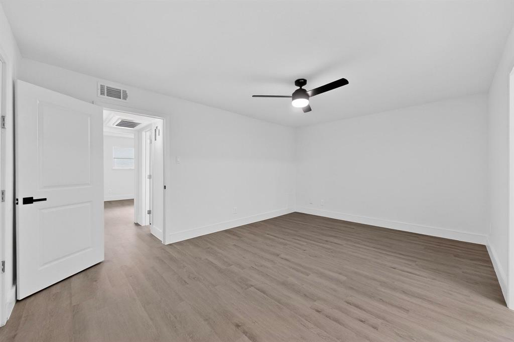 Villa De Royale Condos Bldg B - Residential