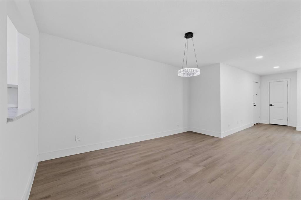 Villa De Royale Condos Bldg B - Residential