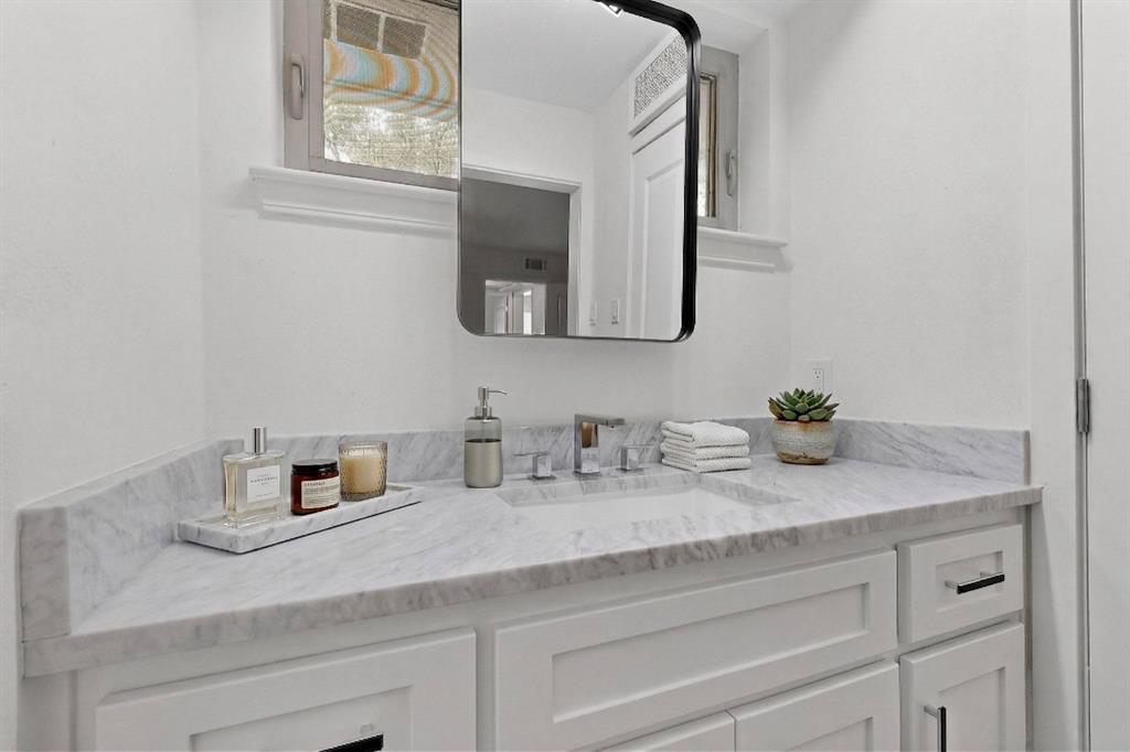 Villa De Royale Condos Bldg B - Residential