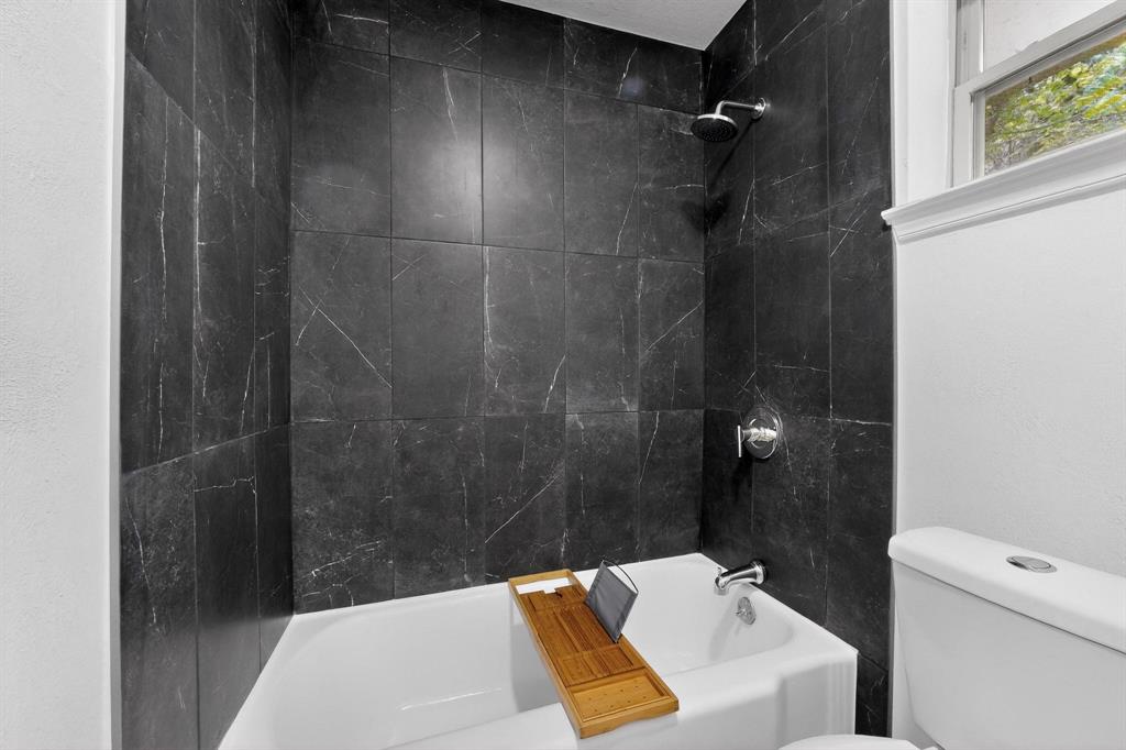 Villa De Royale Condos Bldg B - Residential