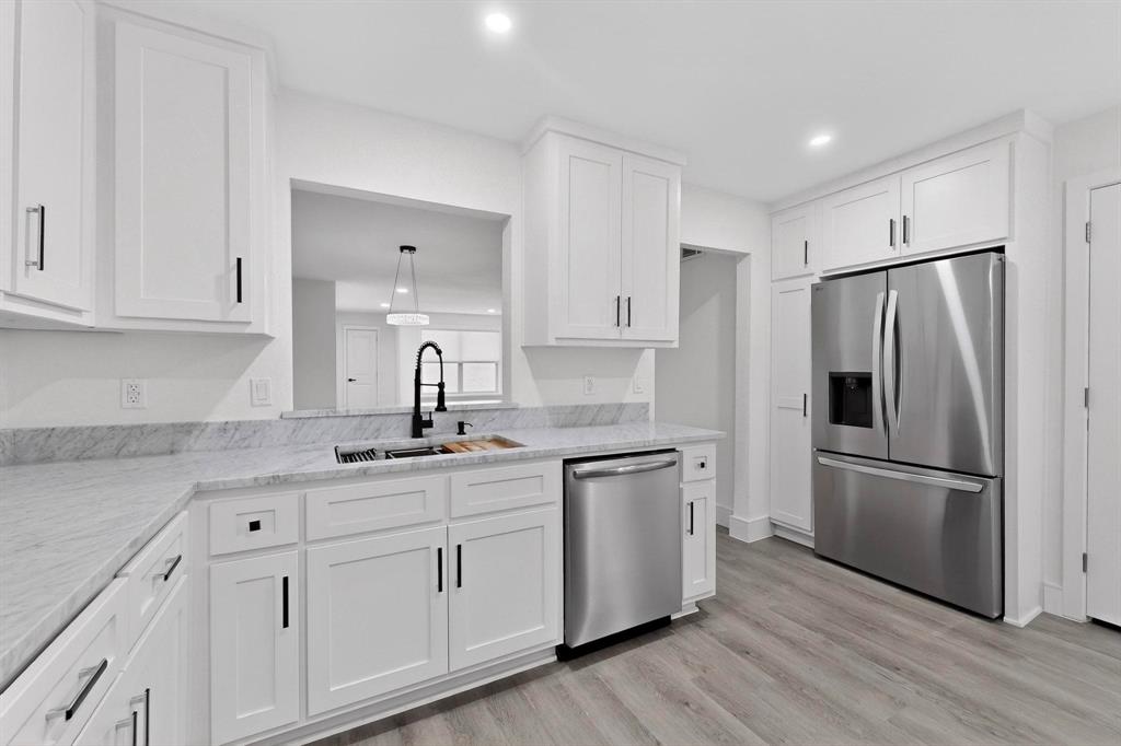 Villa De Royale Condos Bldg B - Residential