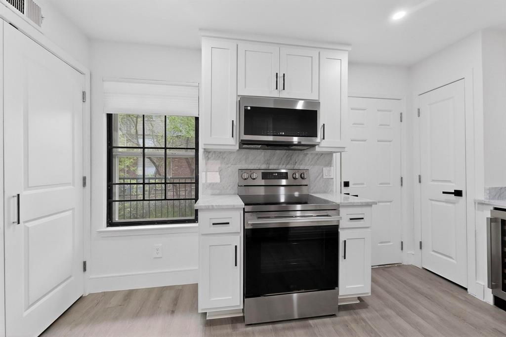 Villa De Royale Condos Bldg B - Residential