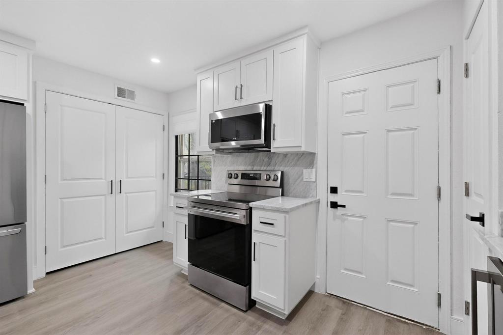 Villa De Royale Condos Bldg B - Residential