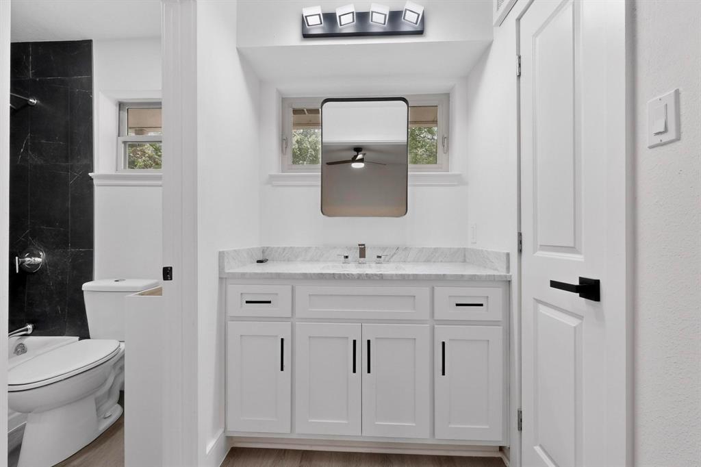 Villa De Royale Condos Bldg B - Residential